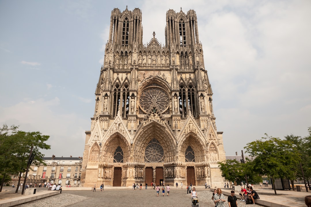 Visita la majestuosa Cathédrale de Reims: una obra maestra gótica - Reims | Secret World Trip Planner