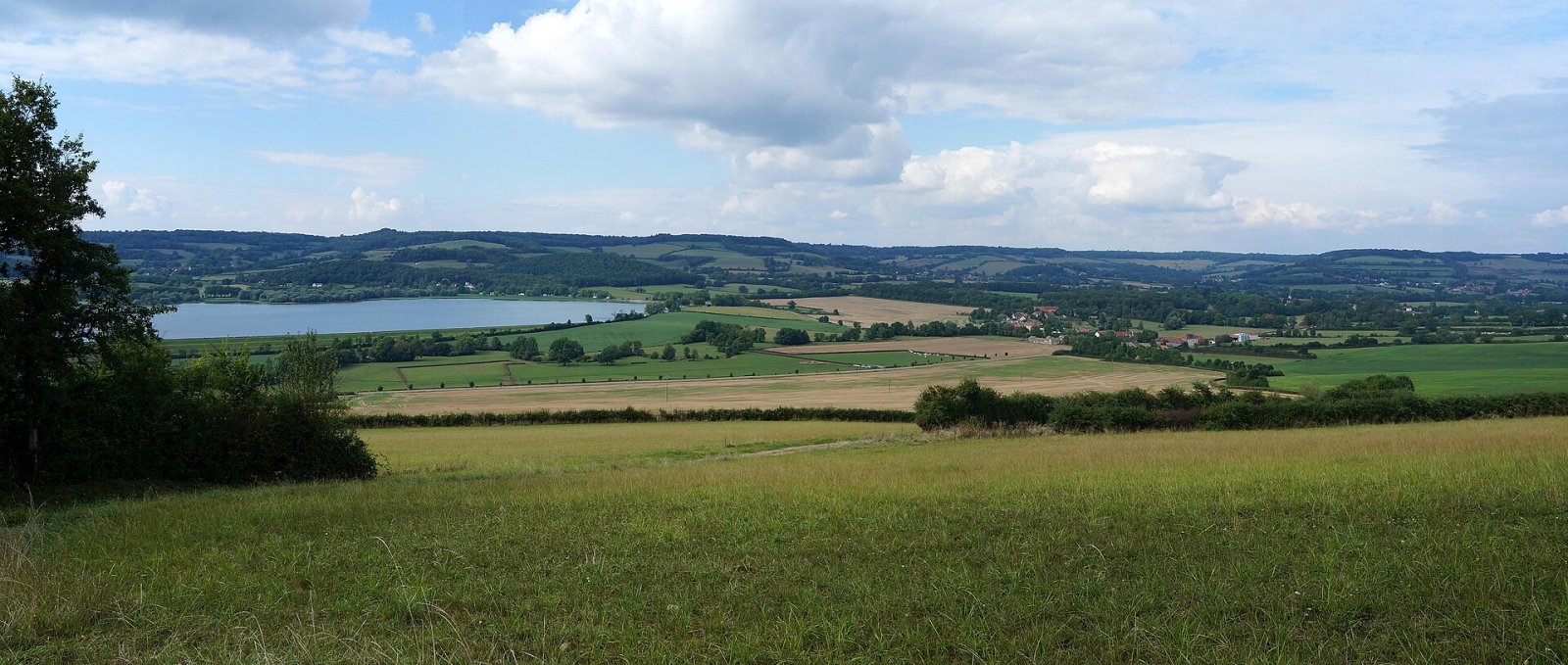 Découvrez le Lac de Panthier : un coin de paradis en Bourgogne — Maconge