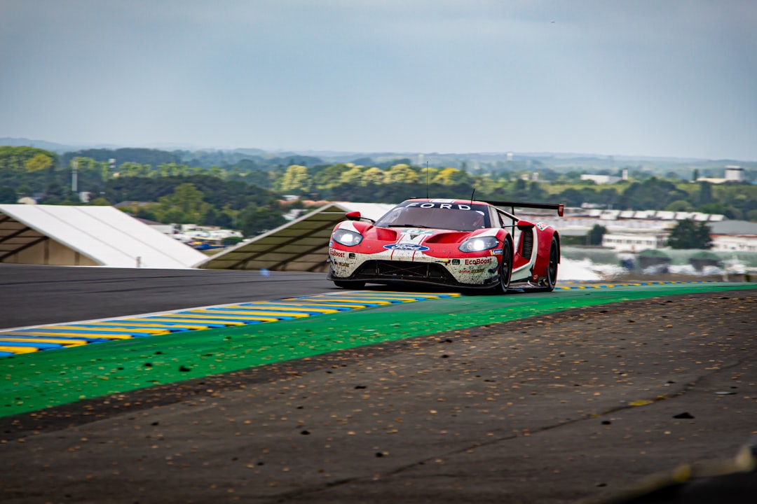 Circuit de la Sarthe : l'émotion de la course à Le Mans - Le Mans | Secret World Trip Planner