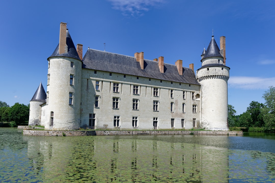 探索法国普莱西-布雷城堡的魅力 - Saint-Aubin-le-Dépeint | Secret World Trip Planner