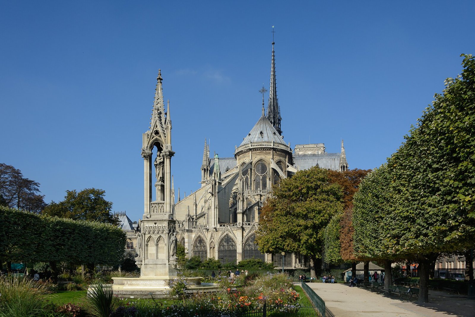 파리 노트르담: 고딕 건축의 걸작을 발견하다 - Paris | Secret World Trip Planner
