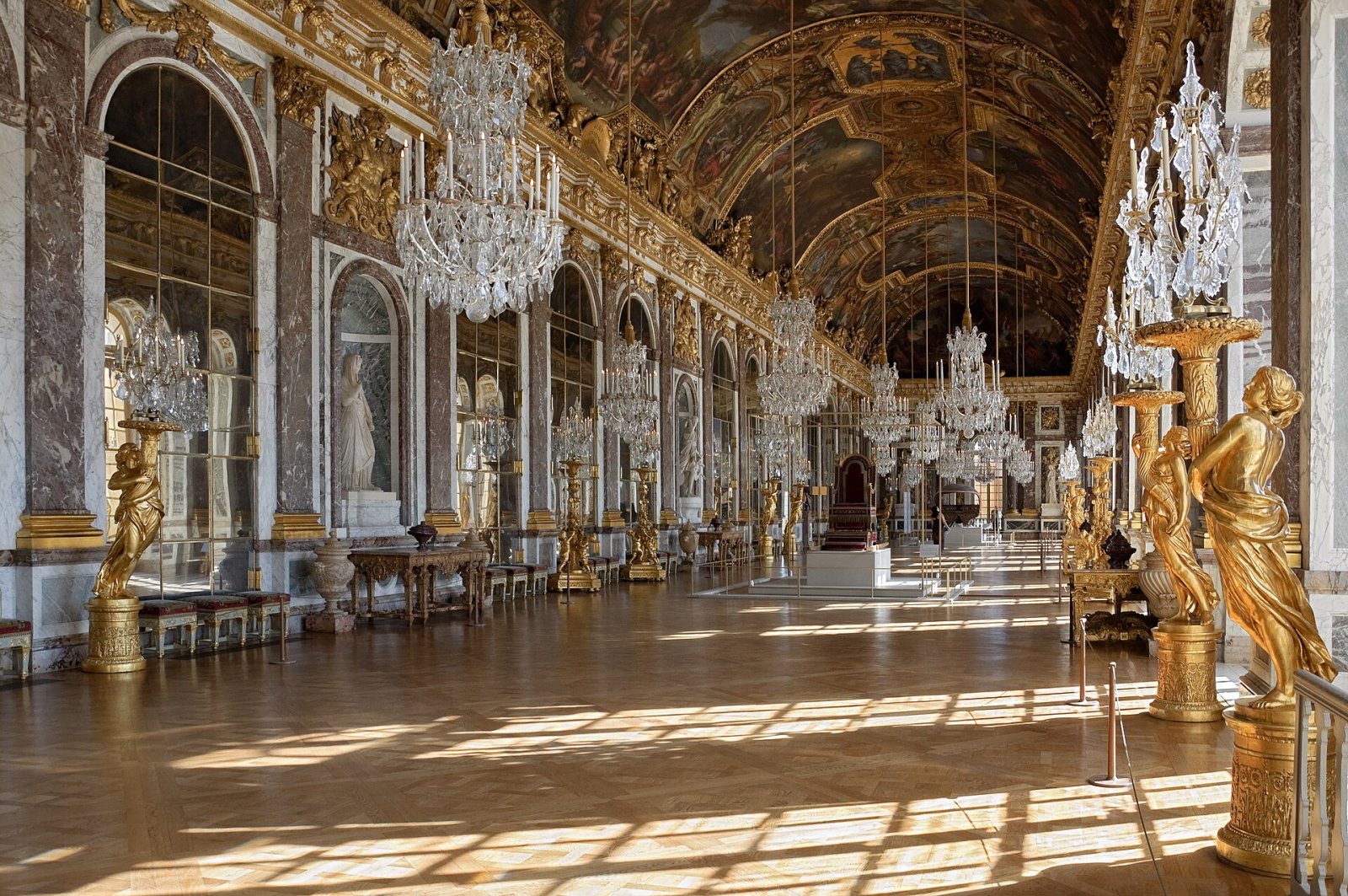 Entdecken Sie den Palast von Versailles: Geschichte und zeitlose Schönheit - Versailles | Secret World Trip Planner