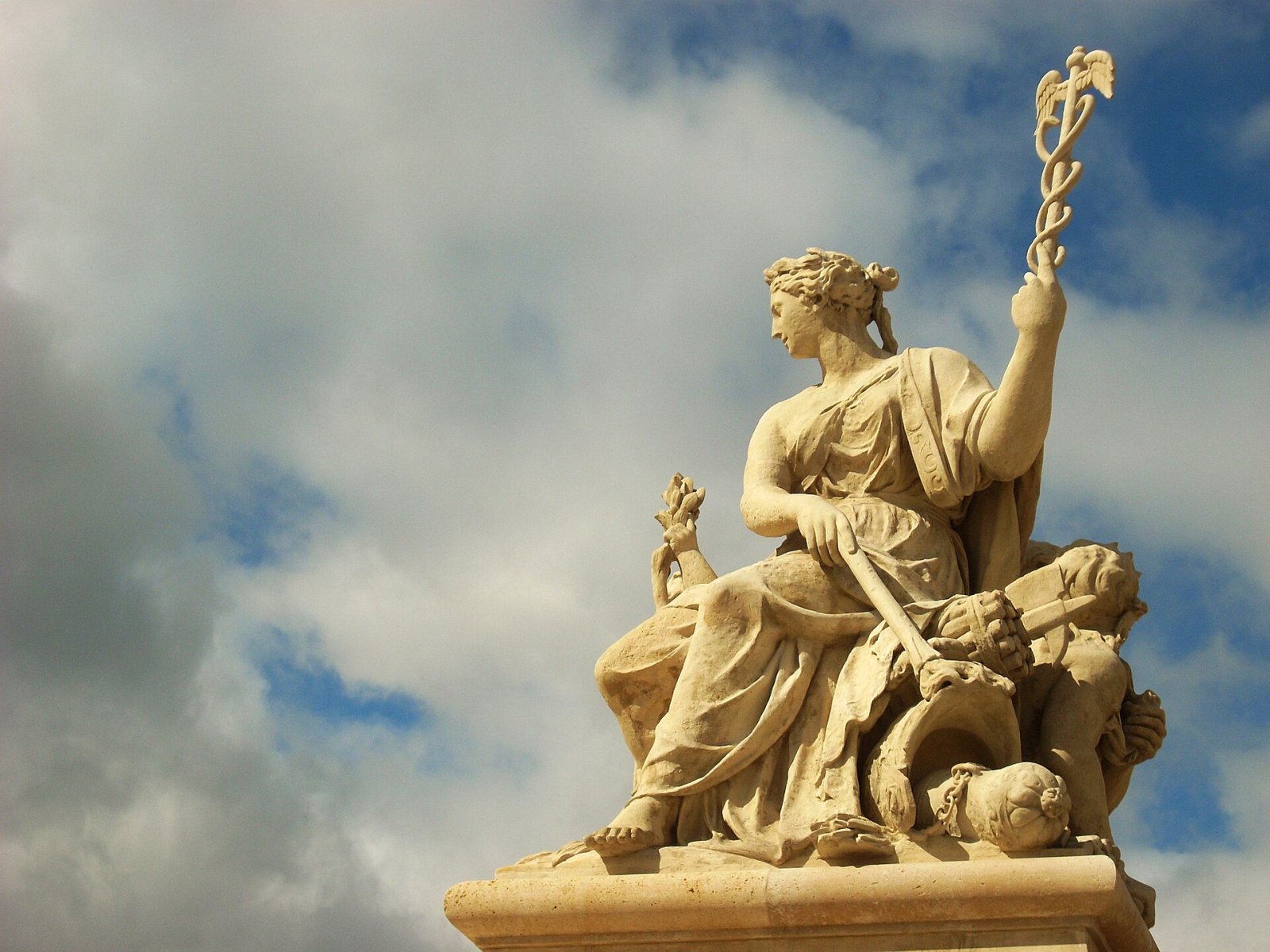 Entdecken Sie den Palast von Versailles: Geschichte und zeitlose Schönheit - Versailles | Secret World Trip Planner