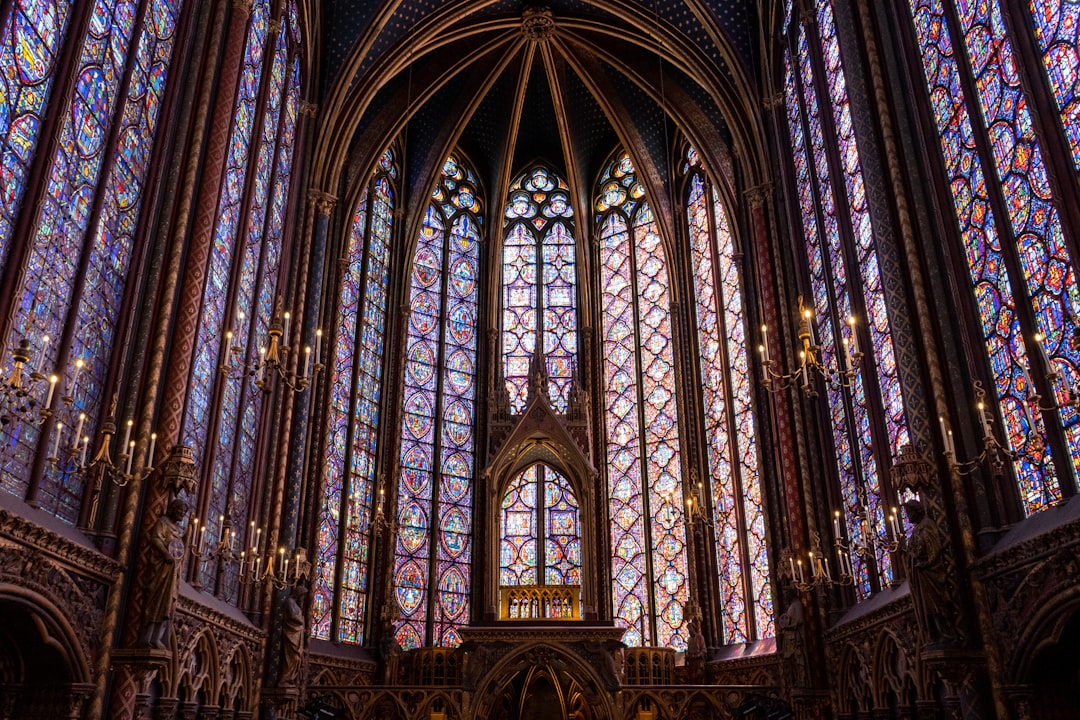 Scopri Sainte-Chapelle: Un Gioiello di Parigi - Paris | Secret World Trip Planner