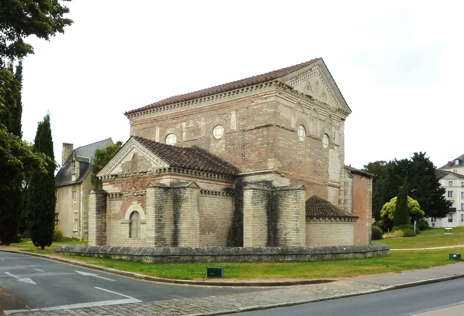 Discover the Baptistère Saint-Jean de Poitiers: History and Beauty - Poitiers | Secret World Trip Planner