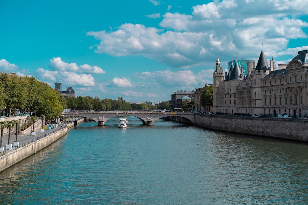 Conciergerie : Histoire et Beauté de la Paris Médiévale - Paris | Secret World Trip Planner