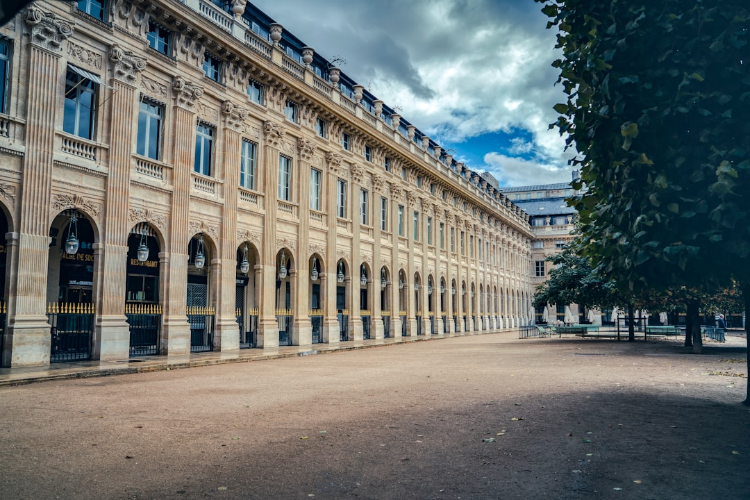 Palais Royal: Historia y Belleza en el Corazón de París - Paris | Secret World Trip Planner