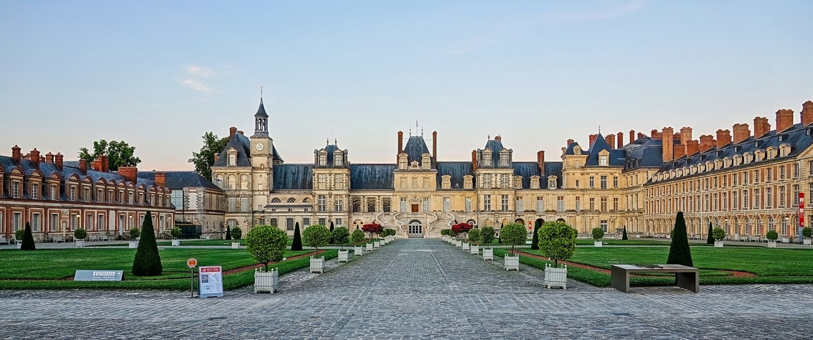 Entdecken Sie das Château de Fontainebleau: Geschichte und Schönheit - Fontainebleau | Secret World Trip Planner