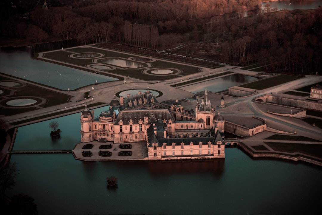 Château de Chantilly: una joya de la historia francesa - Chantilly | Secret World Trip Planner