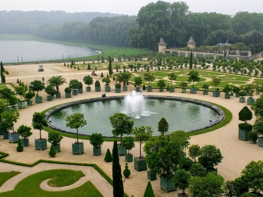 Entdecken Sie den Étang de Chèvreloup: ein Naturparadies in Versailles - Versailles | Secret World Trip Planner