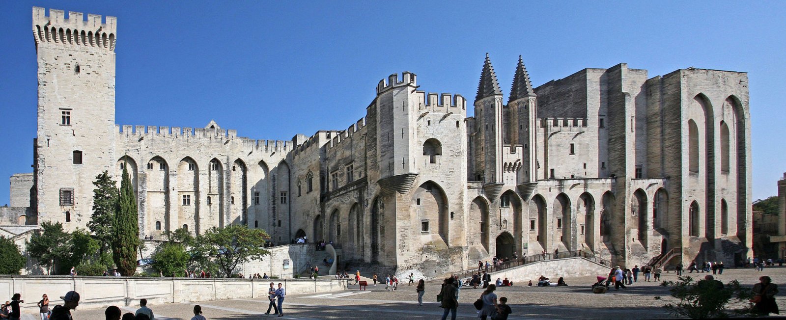Descubre el Palais des Papes en Aviñón, un tesoro histórico - Avignon | Secret World Trip Planner