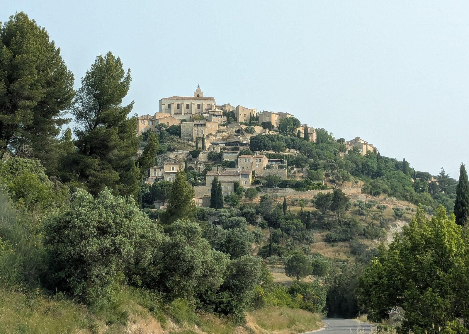Descubre el encanto histórico del Village de Gordes - Gordes | Secret World Trip Planner