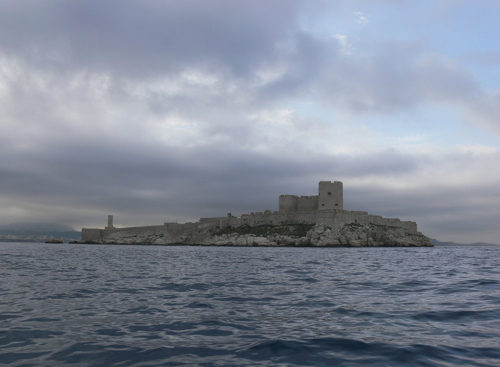 Descubre el encanto del Château d'If en Marsella - Marseille | Secret World Trip Planner