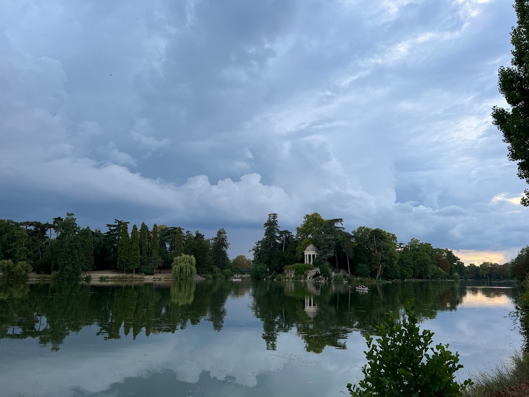 Lac de Sainte-Croix: un gioiello naturale in Provenza - Sainte-Croix-du-Verdon | Secret World Trip Planner