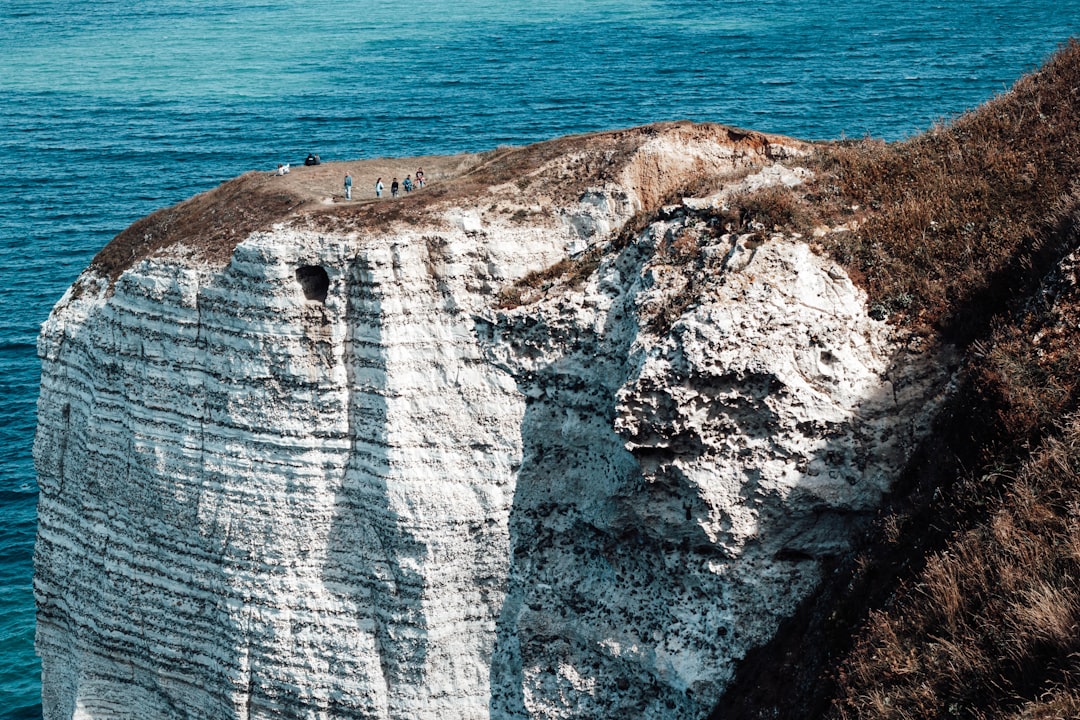 Découvrez Étretat : les falaises époustouflantes de Normandie - Étretat | Secret World Trip Planner