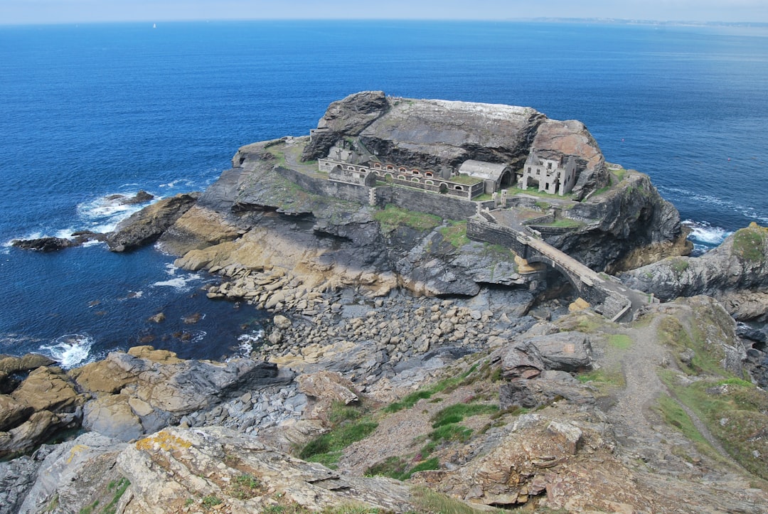 Entdecken Sie die Presqu'île de Crozon: Natur und Kultur in der Bretagne - Vendeuvre-sur-Barse | Secret World Trip Planner