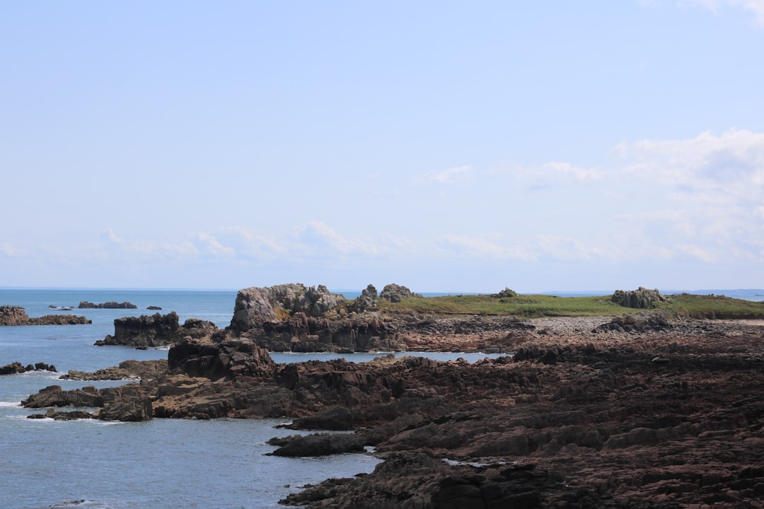 Descubre el encanto de la Île de Bréhat en Bretaña - Pommeuse | Secret World Trip Planner