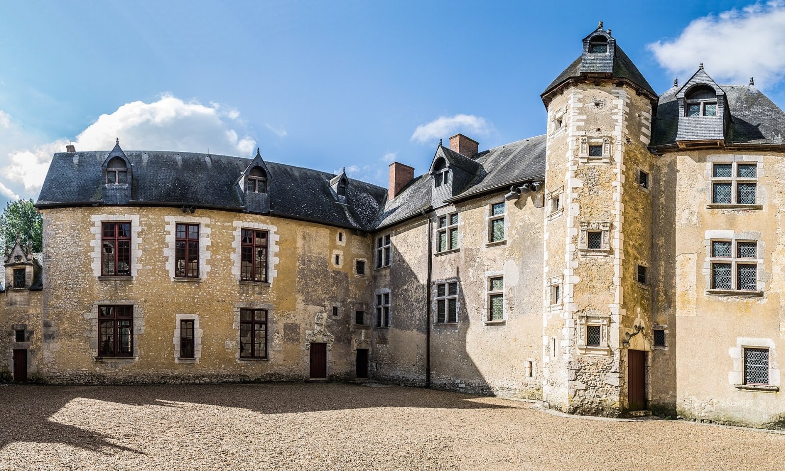 Scopri il fascino del Château de Fougères in Bretagna — Les Châtelliers-Notre-Dame