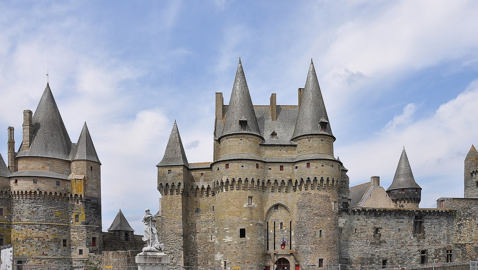 Descubre el encanto del Château de Vitré en Bretaña - Vald'Yerre | Secret World Trip Planner