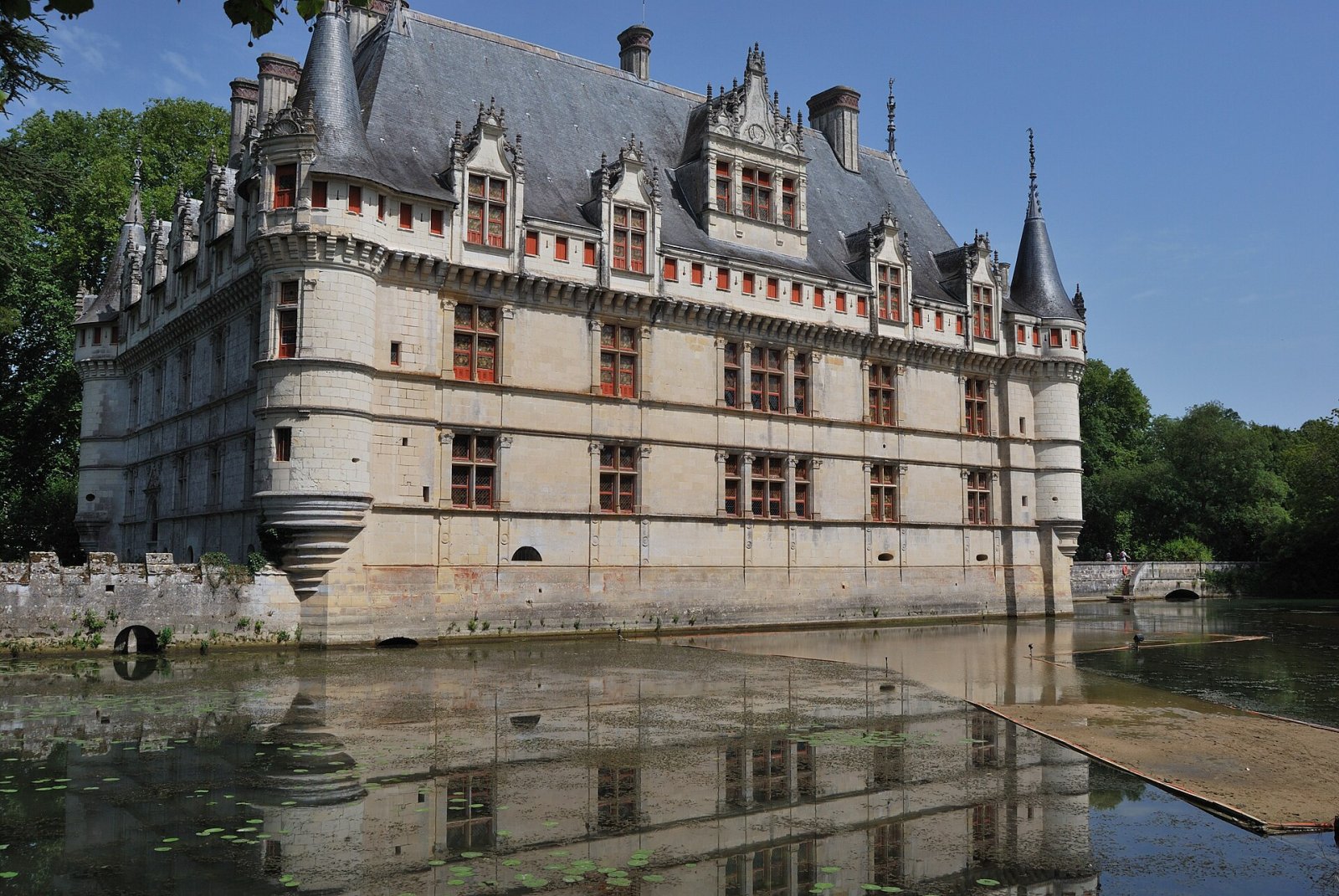 アゼイ＝ル＝リドー城を発見：ロワール渓谷の宝石 - Azay-le-Rideau | Secret World Trip Planner