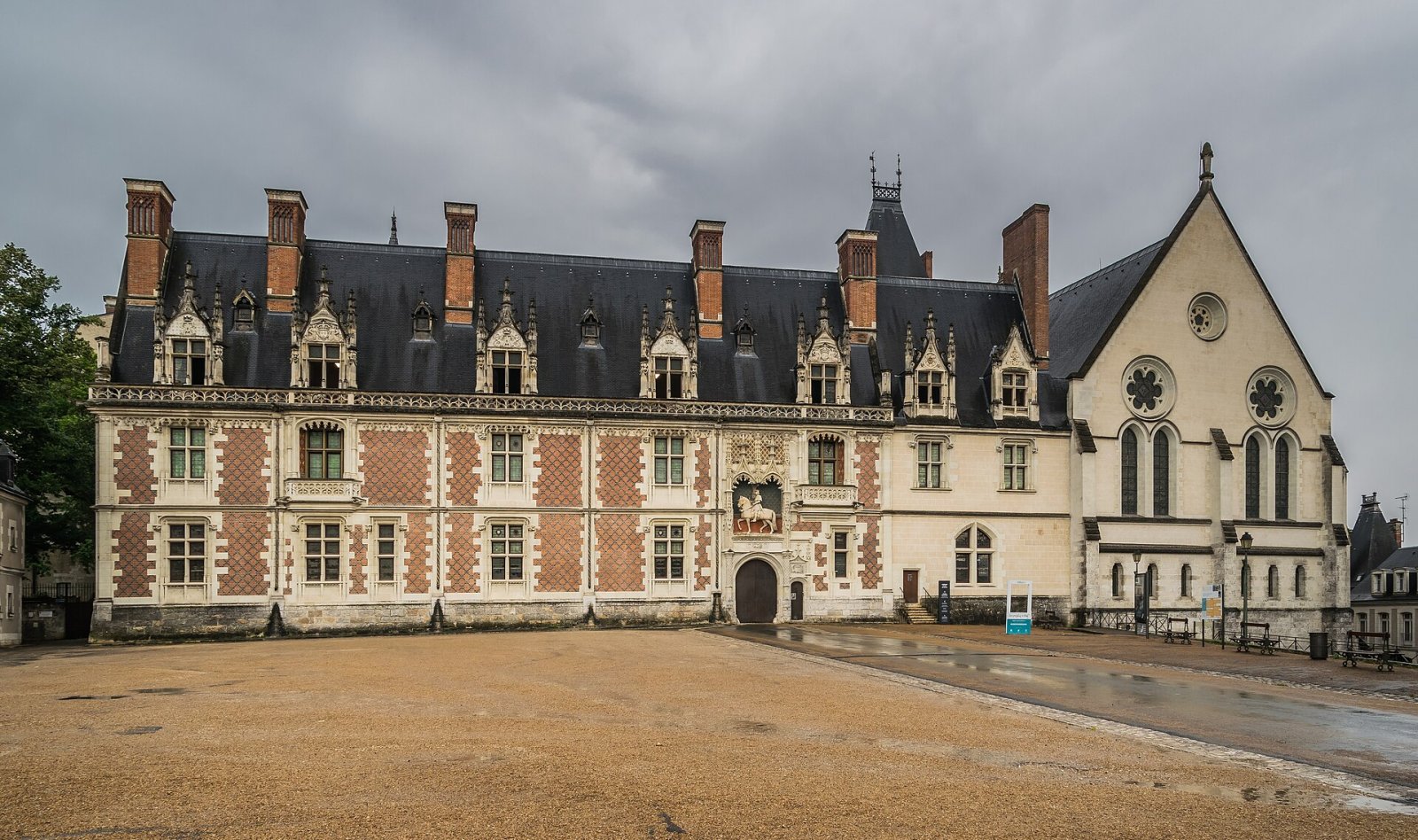 Discover the Historical Charm of Château de Blois - Blois | Secret World Trip Planner