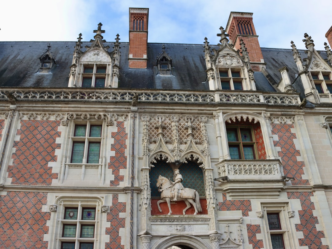 Découvrez le Charme Historique du Château de Blois - Blois | Secret World Trip Planner