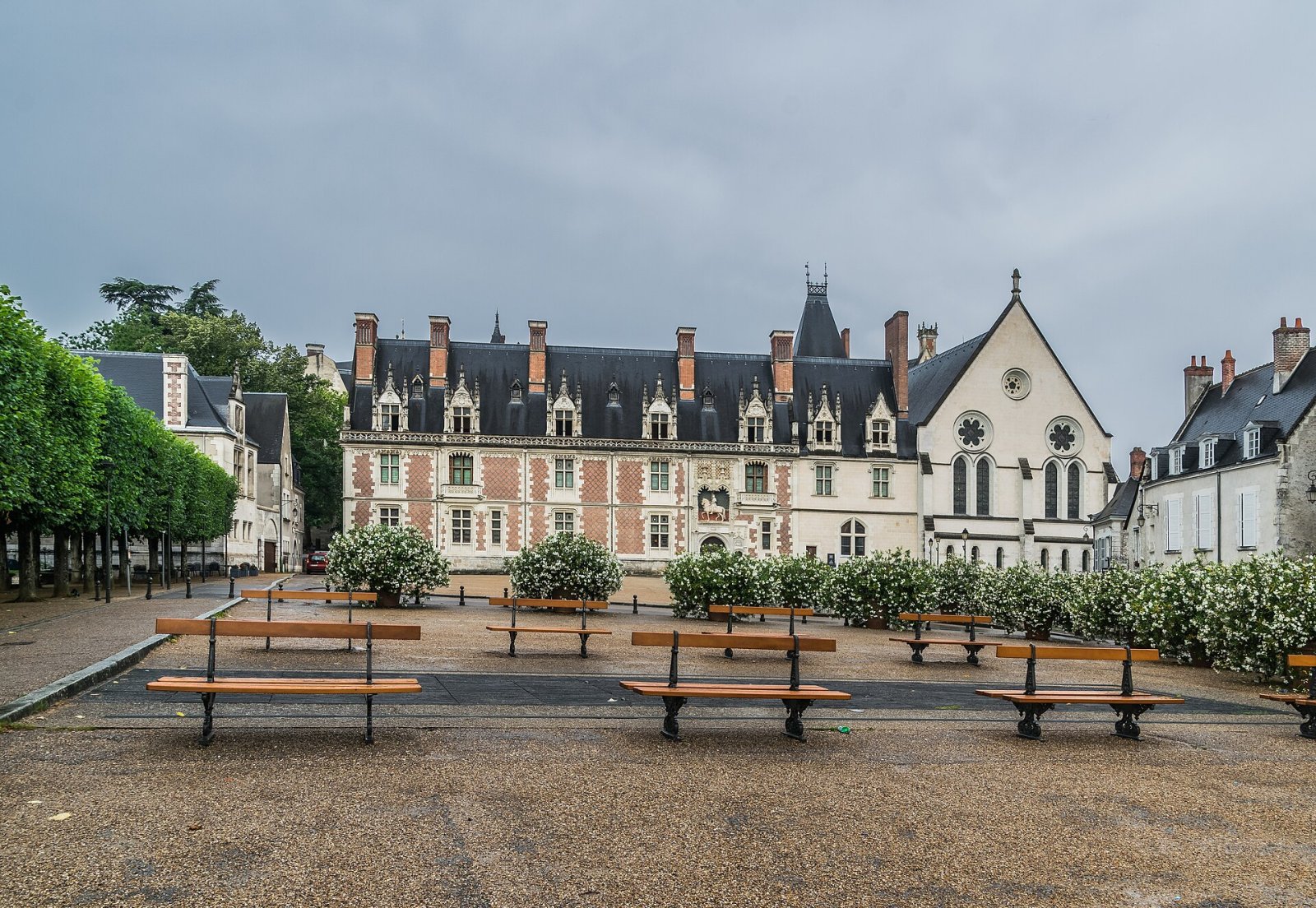 Descubre el Encanto Histórico del Château de Blois - Blois | Secret World Trip Planner