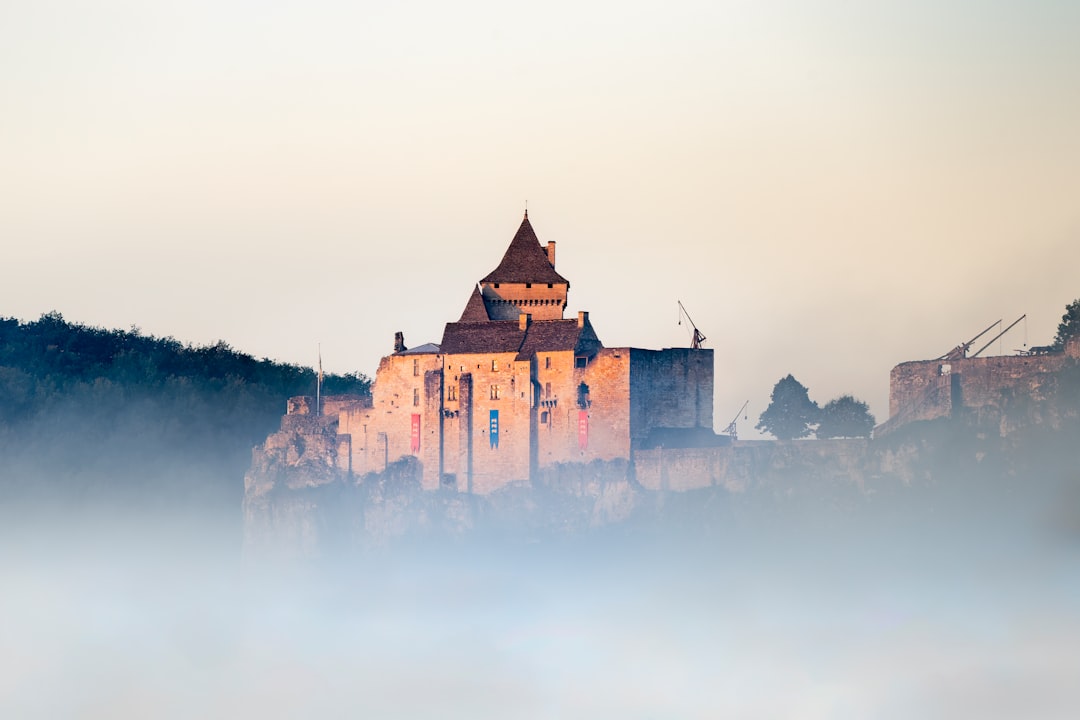 프랑스의 샤토 드 카스텔노의 매력을 발견하세요 - Castelnaud-la-Chapelle | Secret World Trip Planner