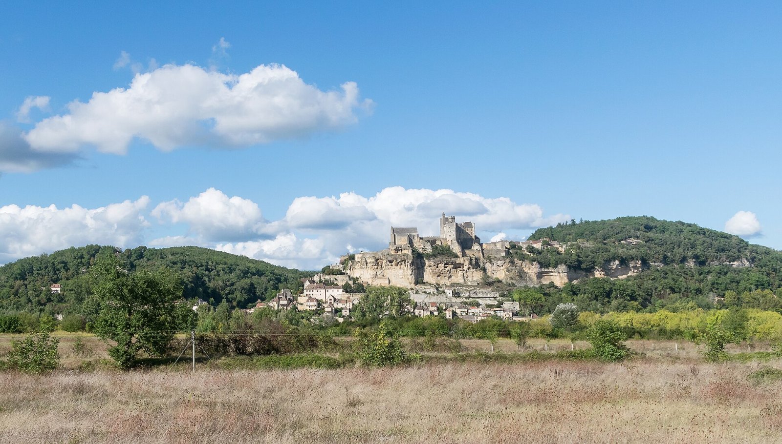 Descubra o Encanto do Château de Beynac na França - Vézac | Secret World Trip Planner
