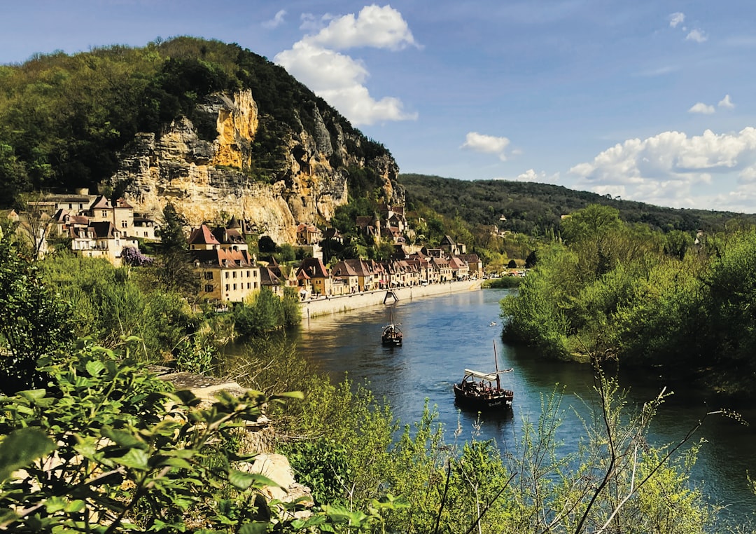 Descubra La Roque-Gageac: Uma joia da Nouvelle-Aquitaine - La Roque-Gageac | Secret World Trip Planner