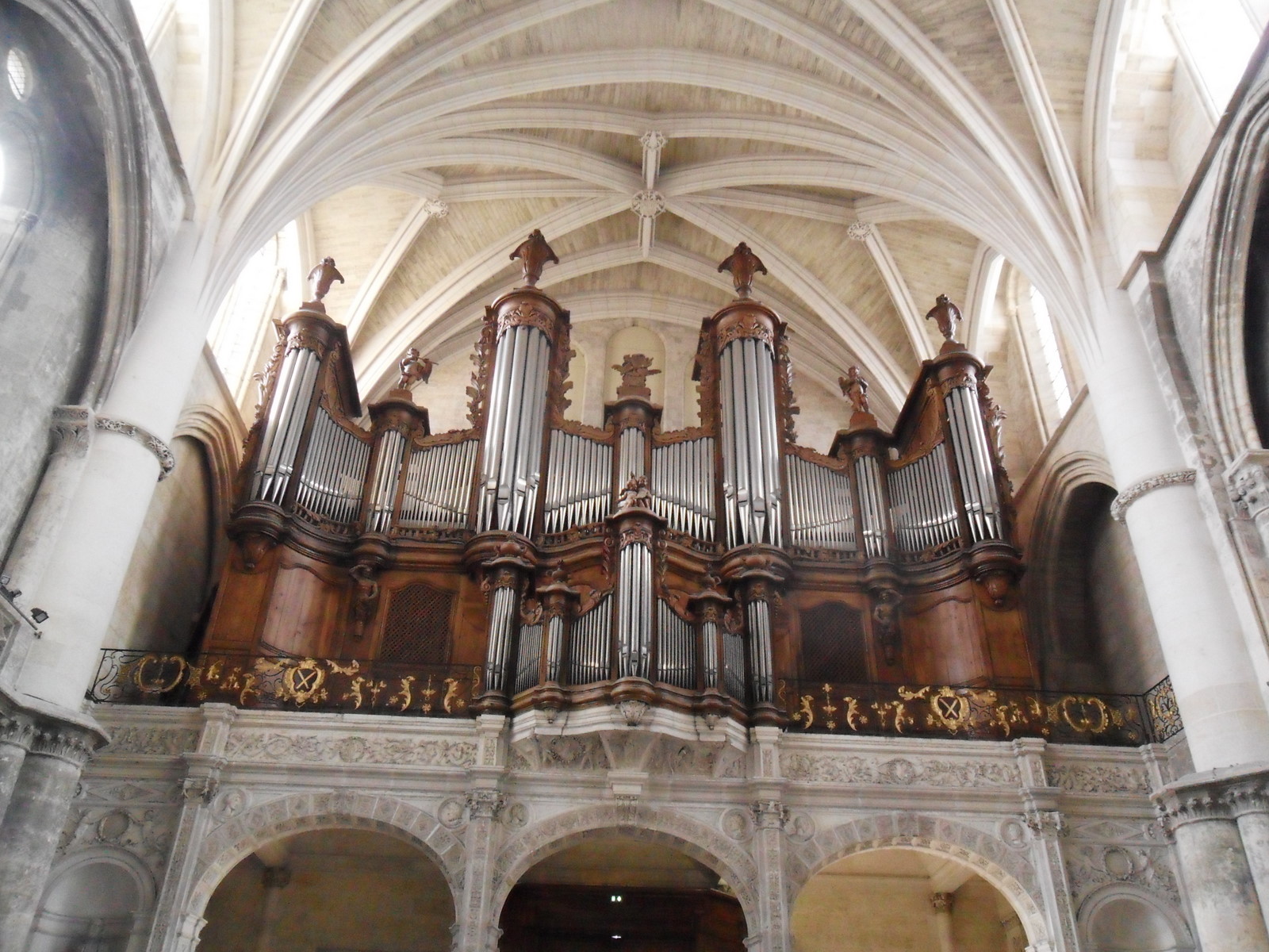 Discover the Cathédrale Saint-André in Bordeaux: a neoclassical gem - Saint-Germain-et-Mons | Secret World Trip Planner