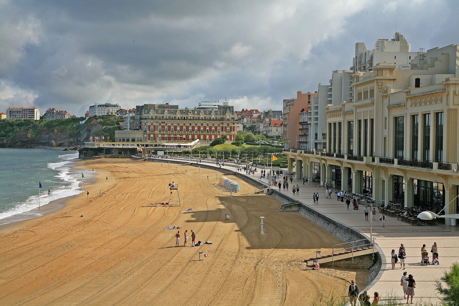 Plage de Biarritz : Un Paradis sur la Côte Atlantique - Montlaur | Secret World Trip Planner