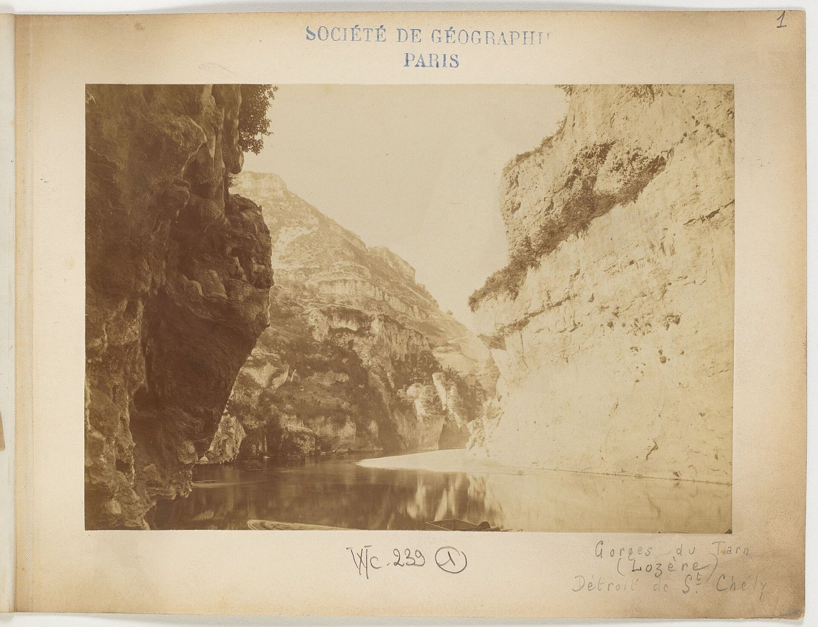 Découvrez les Gorges de l'Aveyron à Saint-Antonin-Noble-Val - Saint-Antonin-Noble-Val | Secret World Trip Planner