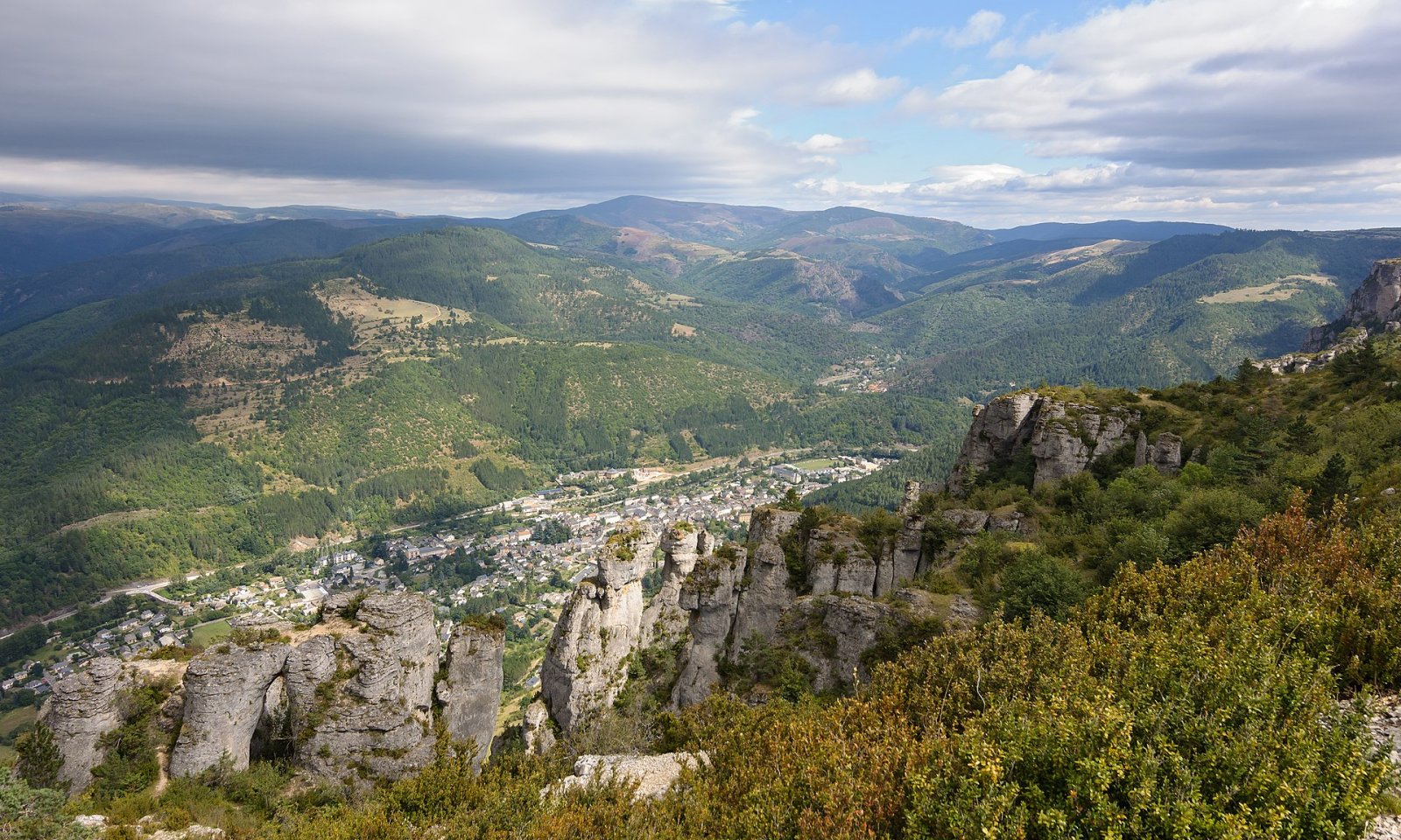 Causse Méjean: Un Paradiso Naturale in Occitanie - Gorges du Tarn Causses | Secret World Trip Planner