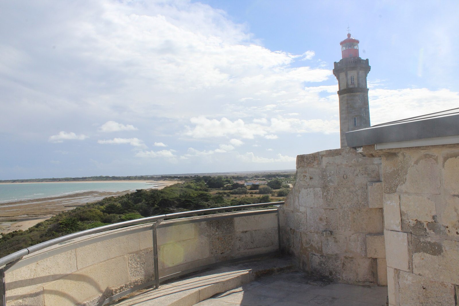 Descubre el Phare des Baleines en Saint-Clément-des-Baleines - Noth | Secret World Trip Planner