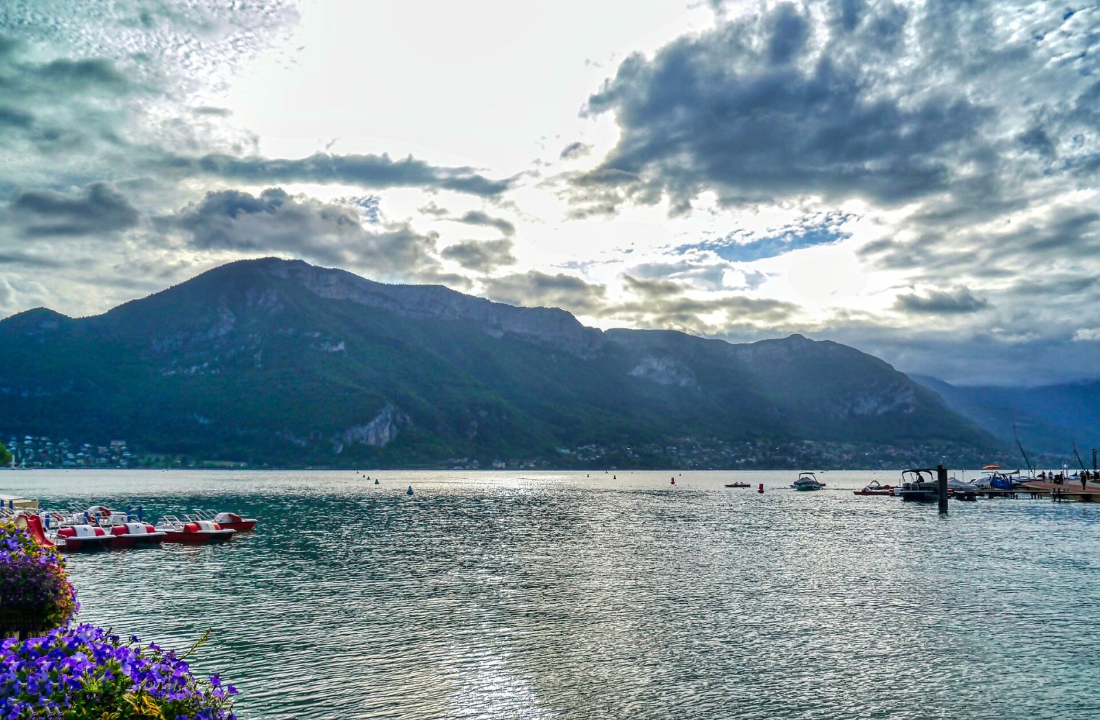 Entdecke den Annecy-See: ein Naturjuwel in Frankreich - Veyrier-du-Lac | Secret World Trip Planner