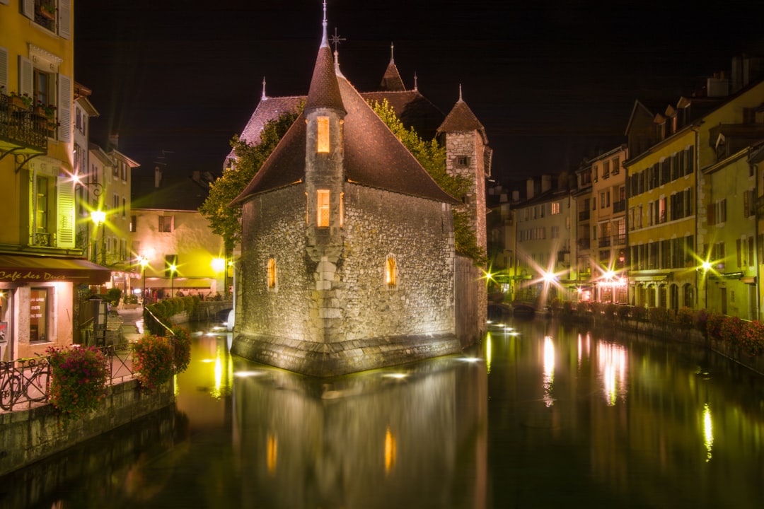 Scopri la Vieille Ville d'Annecy: storia e bellezze nascoste - Annecy | Secret World Trip Planner