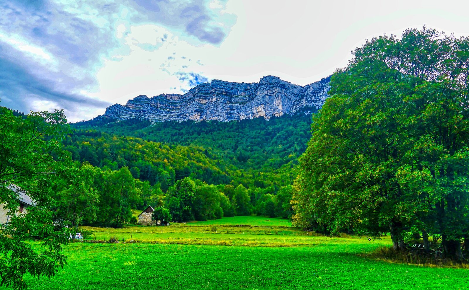 Entdecke den Cirque de Saint-Même: ein Naturjuwel in Frankreich - Plateau-des-Petites-Roches | Secret World Trip Planner