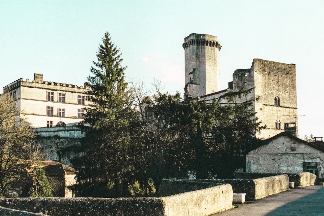 Scopri il fascino del Château de Bourdeilles in Francia - Bourdeilles | Secret World Trip Planner