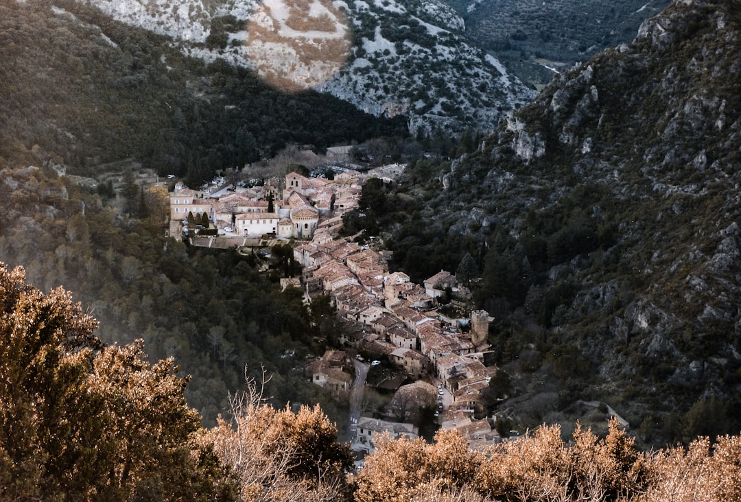 Découvrez Saint-Guilhem-le-Désert : Un bijou médiéval en Occitanie - Puéchabon | Secret World Trip Planner