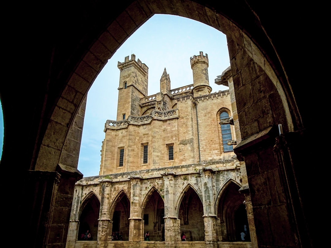 Descubre la Cathédrale Saint-Nazaire en Béziers: una joya de Occitania - Béziers | Secret World Trip Planner