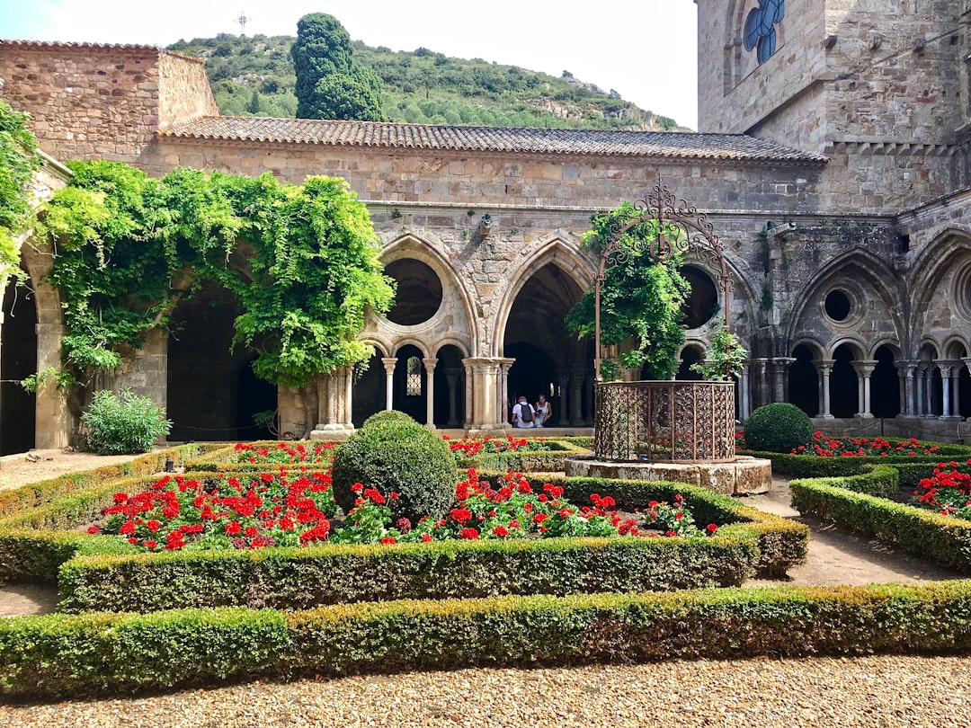 Découvrez l'Abbaye de Fontfroide : un joyau culturel à Narbonne - Narbonne | Secret World Trip Planner