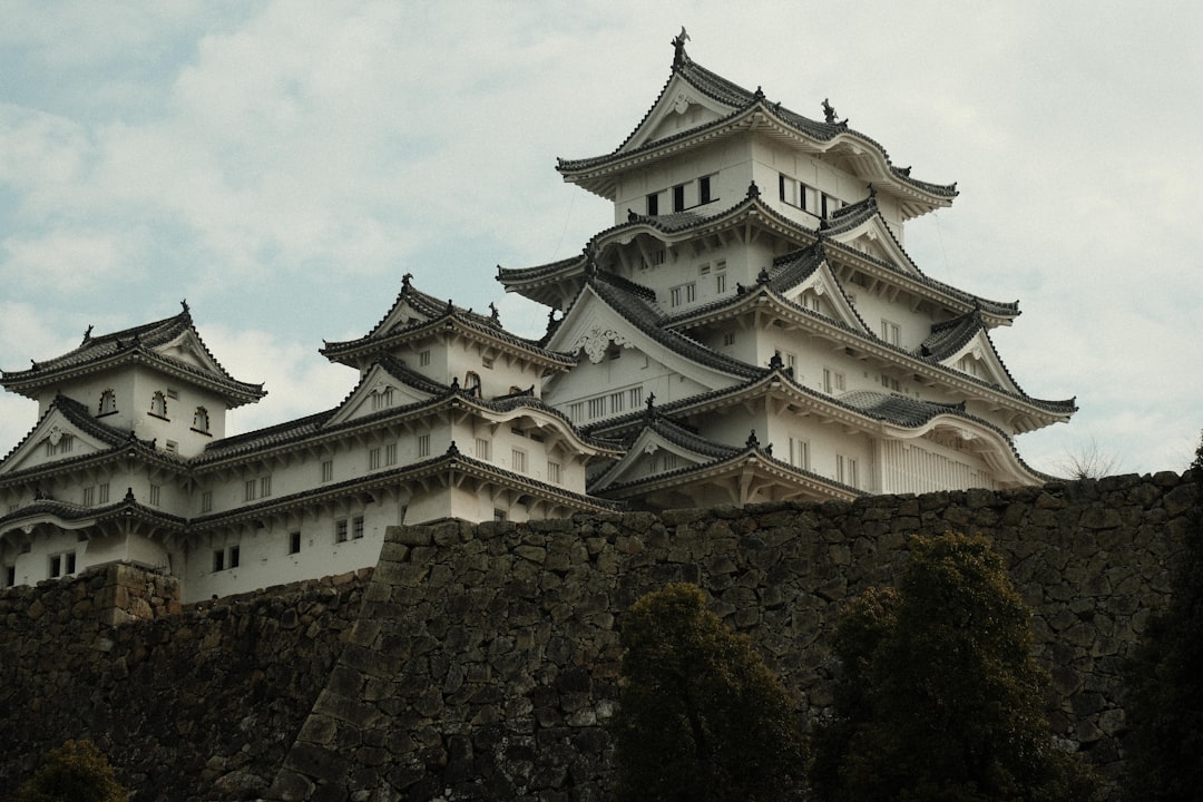 Château de Shuri : Un Voyage dans l'Histoire d'Okinawa - Naha | Secret World Trip Planner