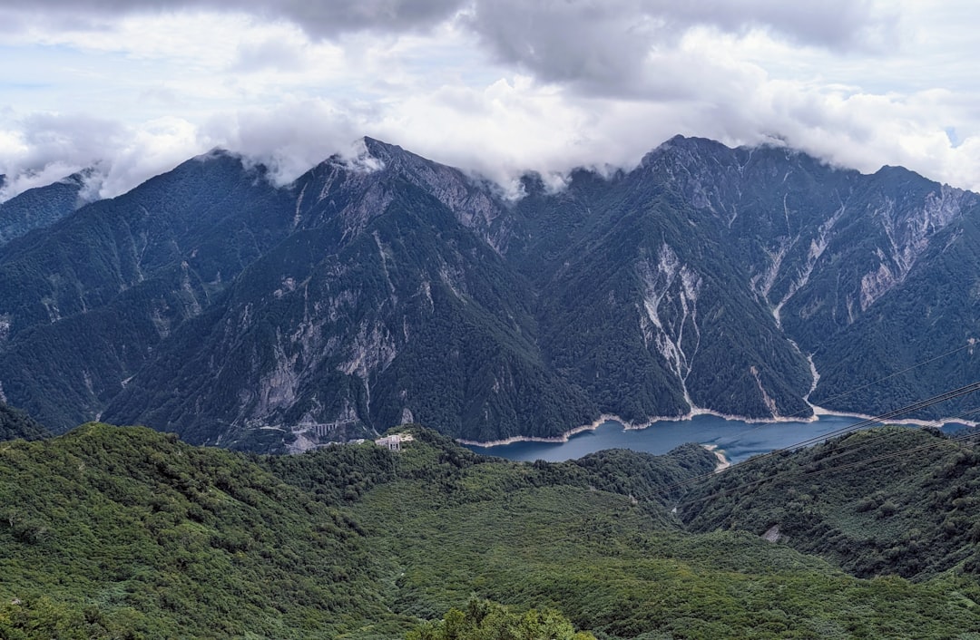 日本の立山黒部アルペンルートの魔法を発見する - Tateyama | Secret World Trip Planner