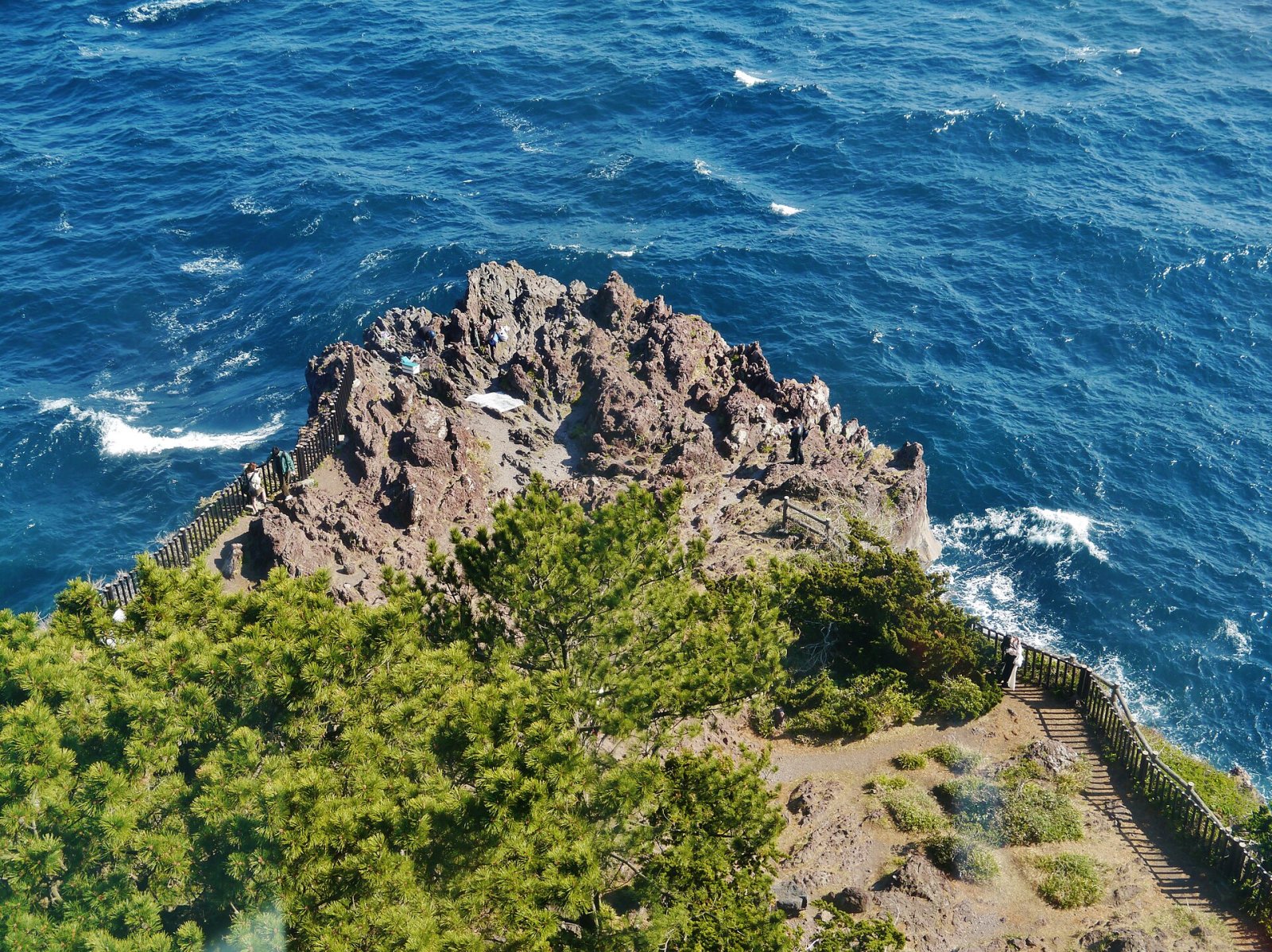 Descubre la Majestuosidad de la Costa Jogasaki en Japón - Itō | Secret World Trip Planner