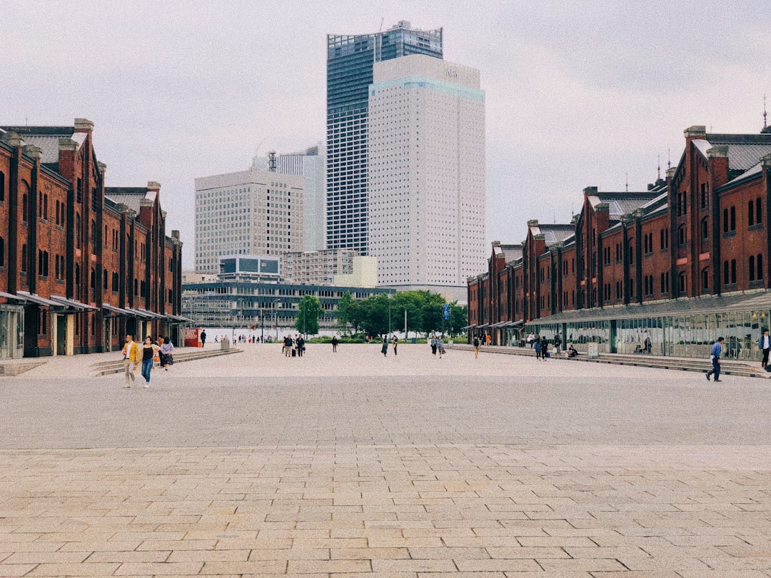 Исследуйте Красный кирпичный склад Йокогамы: История и культура - Yokohama | Secret World Trip Planner