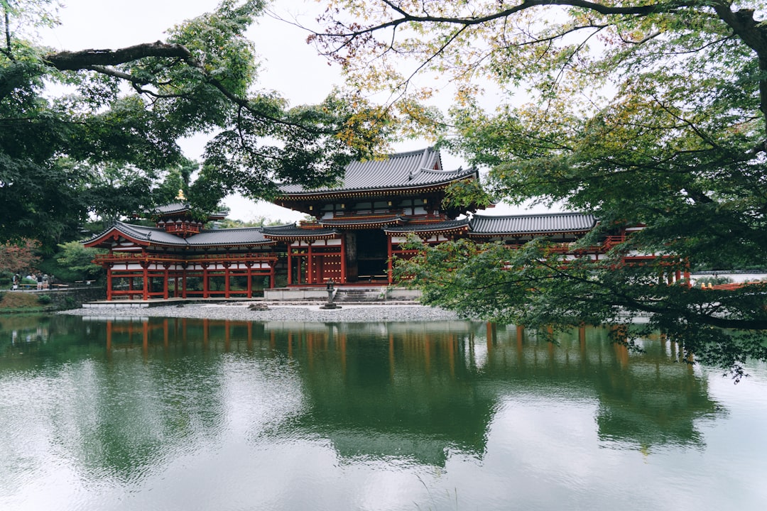 Entdeckung des Byodo-in Tempels in Uji, Japan - Uji | Secret World Trip Planner