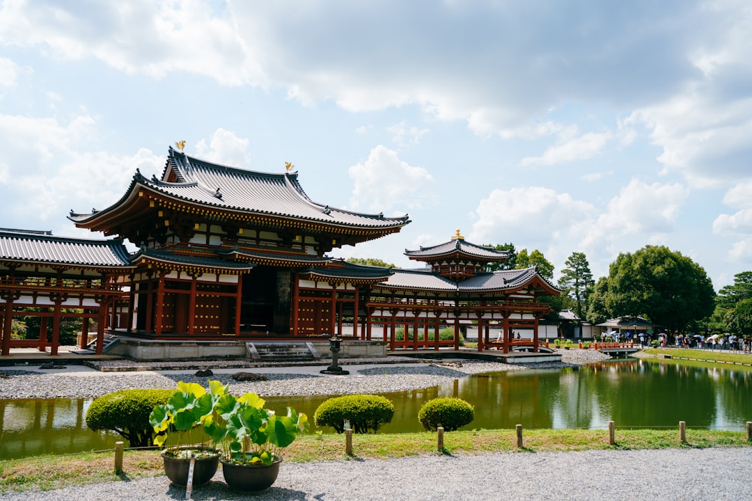 Entdeckung des Byodo-in Tempels in Uji, Japan - Uji | Secret World Trip Planner