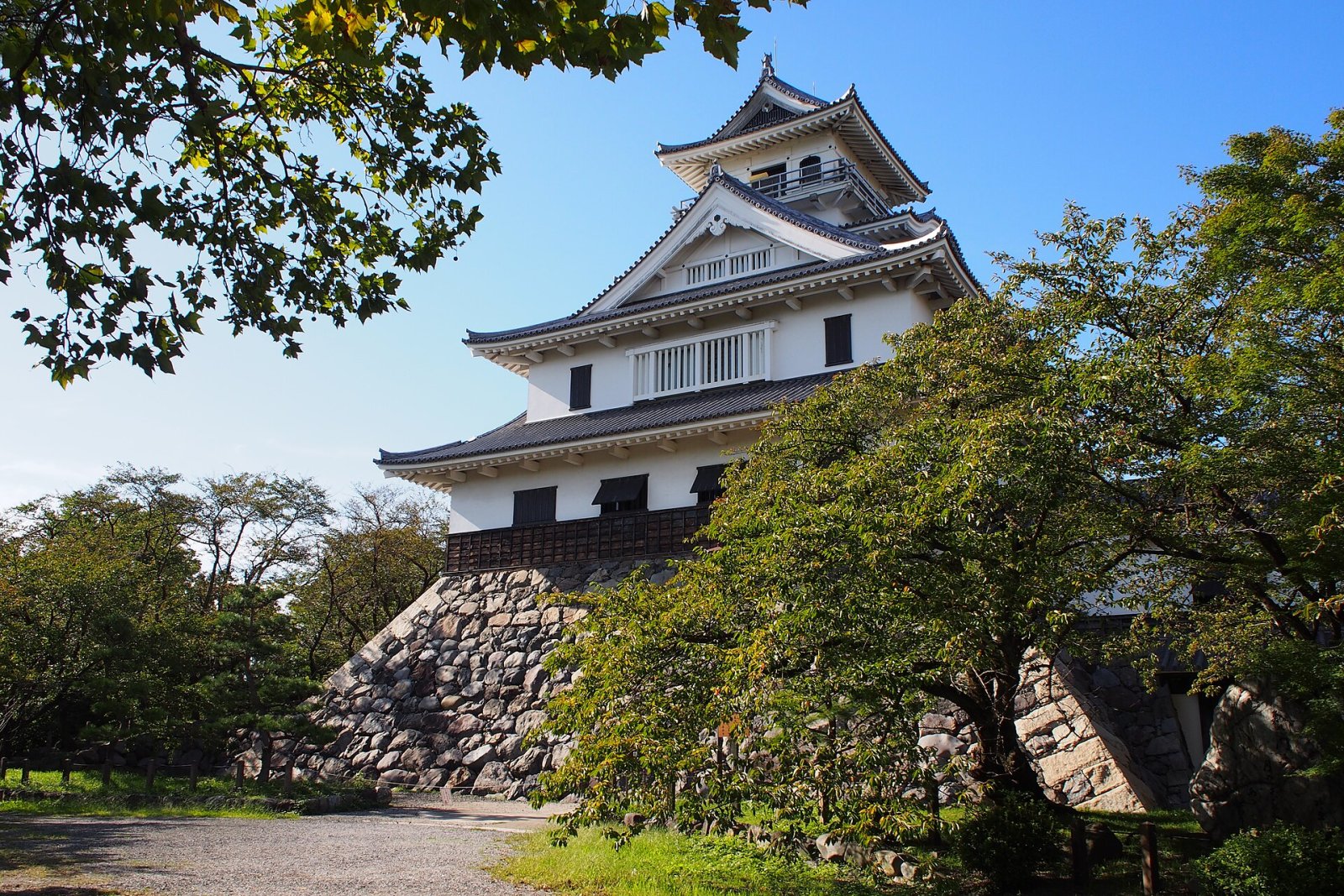 Entdecken Sie die Geschichte und Schönheit des Nagahama-Schlosses — Nagahama