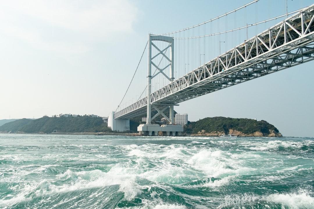 Le Pont de Naruto : Un Voyage à Travers l'Histoire et la Beauté - Minamiawaji | Secret World Trip Planner